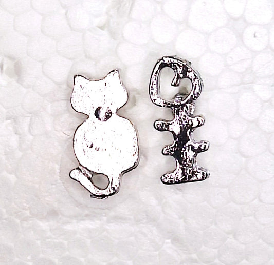 Silver Tone Cat & Fishbone Kitsch Stud Earrings