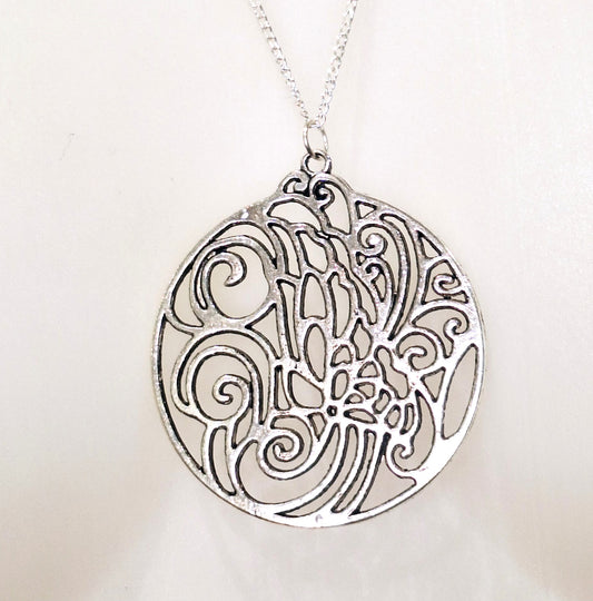 Big Floral Disc Necklace